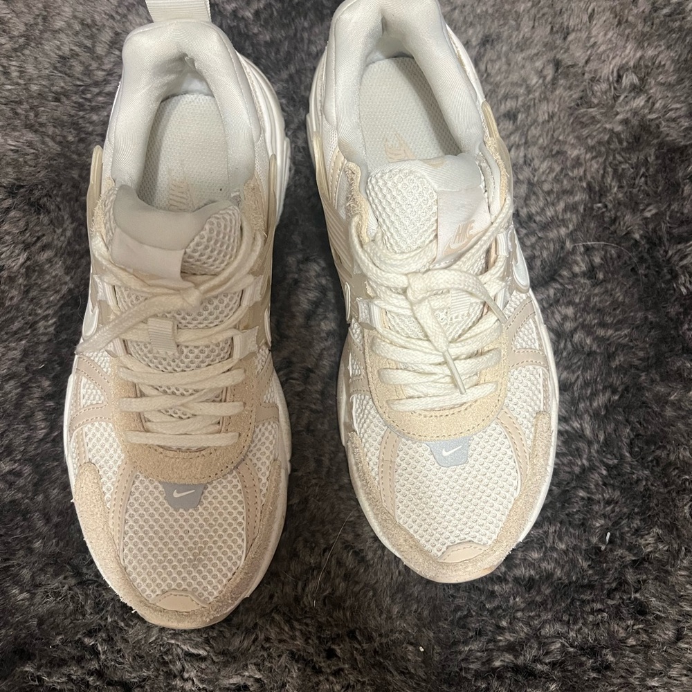 Nike Cream Athletic Shoes with Classic Design